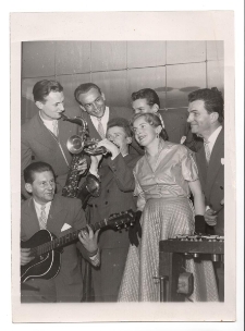 Fotografia Kazimierza Guzowskiego z zespołem [Modern Septet] w [Restauracji] "Pod Kominkiem" w 1958 roku : (II Festiwal Jazzowy)