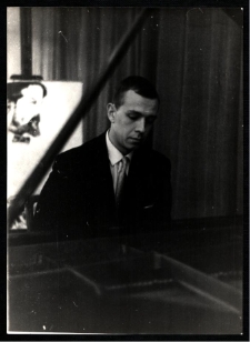 Jerzy Sulikowski przy fortepianie