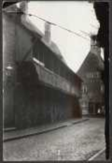 [Dom galeriowy przy ulicy Świętej Trójcy]