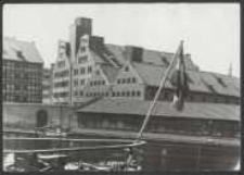 [Spichlerze przy ul. Chmielnej]